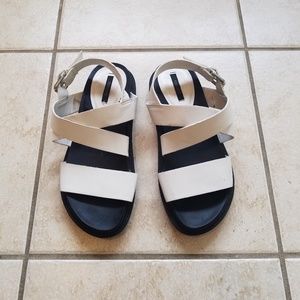 Forever 21 white sandal size 6